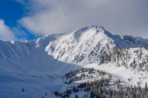 Kicking Horse Mountain Resort is proud to announce it has been awarded Gold for Best Off-Piste Ski Resort in North America at the 2025 SNOMAD Awards