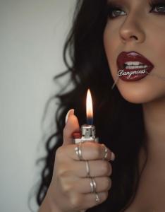 24177955 linette vee 1