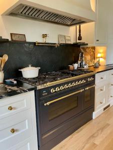Italian Range Maker ILVE Ranges Partners with The Trade Table to Bring Italian Luxury