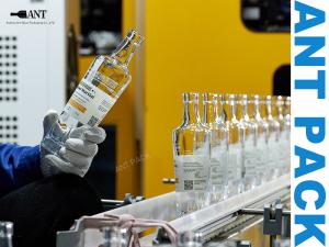 China Top Stylish And Functional Whiskey Bottle For Maintaining Drink Freshness