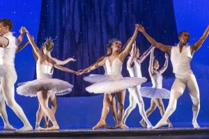 As the leaves and temperatures fall, holiday traditions are heating up and Ballet Memphis is front and center with The Nutcracker Ballet Memphis presents The Nutcracker - December 12 - 14, Orpheum Memphis
