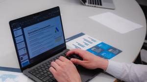 A Vandy Marketing specialist optimizing a Google Ads campaign to improve performance and deliver measurable results for clients.