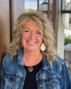 Realty ONE Group Esteem in Kansas City, a full service real estate agency for residential, commercial, and luxury properties. Certified Coaches and Mentors for Real Estate Agents.