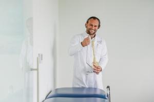 Dr. B, a leading back and neck specialist known throughout South Florida for his expertise in treating complex spine conditions, has announced the opening of a new medical practice in New York