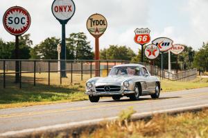 The Gentleman Racer® has announced the launch of a new heritage driving initiative in Texas with the founding of the Groesbeck Sports Car Club™, a members-focused organization built around curated driving events, craftsmanship, and the social side of automotive culture Mercedes-Benz Gullwing Driving through Round Top Texas
