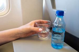 With the busy holiday season underway, The Houstonian Club is reminding travelers that staying hydrated is one of the simplest ways to maintain energy, focus, and overall well-being on the road The Club_Water