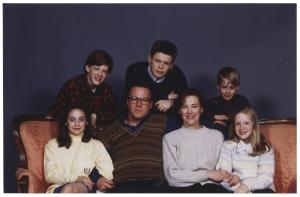 “Home Alone 2: Lost in New York” (1992) – Revised one-line production schedule with three behind-the-scenes photographs, starting at $800.