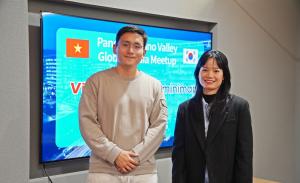 Minimap, a global gaming-focused community platform (CEO Sunghee Cho), presented its strategy for entering the Vietnamese and Southeast Asian markets at the “2025 Pangyo Global Media Meet Up Season 4 – Foreign Media Interview Special,” held on December 9 at The Link on the second floor of the Gyeonggi Startup Campus in Pangyo Techno Valley, Seongnam (From left) George Jeong, Global Operations Director at Minimap, and Hoang Phuong Trang, Deputy Editor of VietnamPlus