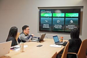 CityGreenEnergy executives, including Vice President Sungmin Cho, introduce the company’s services to Deputy Editor Hoang Phuong Trang