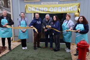 Country Pet Lodge Resort and Spa, proudly serving pet owners throughout the Delaware Valley since 1990, announces the dedication of its newly constructed grooming facility, the Linda M
