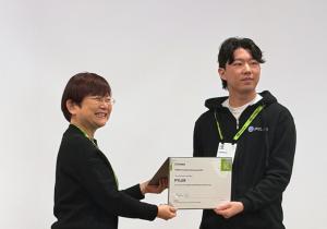 [CEO Jaeho Oh receiving finalist certificate_provided by Pyler]