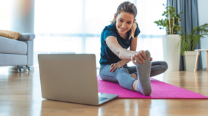 Woman using online personal training with Hideout Fitness in Irvine