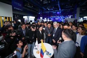 Opening Day's Group Tour at Youth Startup Academy Columbia Pavilion