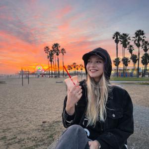 Los Angeles Independent Artist Veronika Teplova Releases Concept Album “Tomorrow Can Wait”