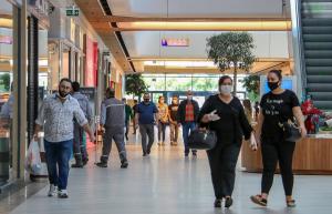 People shopping in mall this holiday season