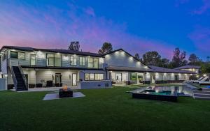 Resort-Style Pool, Spa, Outdoor Kitchen & Expansive Entertaining Lawn