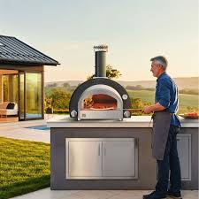 Summerset Grills Introduces the New Hybrid Pizza Oven