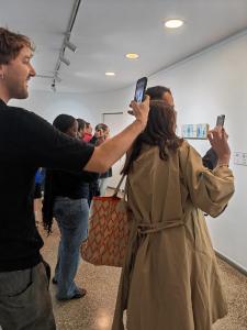 alt="Exposition Mémoire Résiduelle à l’Institut Français de Casablanca, installation immersive mêlant réalité augmentée, art et technologie"