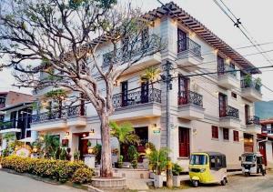 24469122 corner view of wr boutique hote