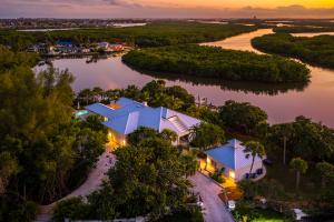 24474140 901 jack island access rd hutc