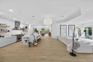 24474163 901 jack island access rd hutc