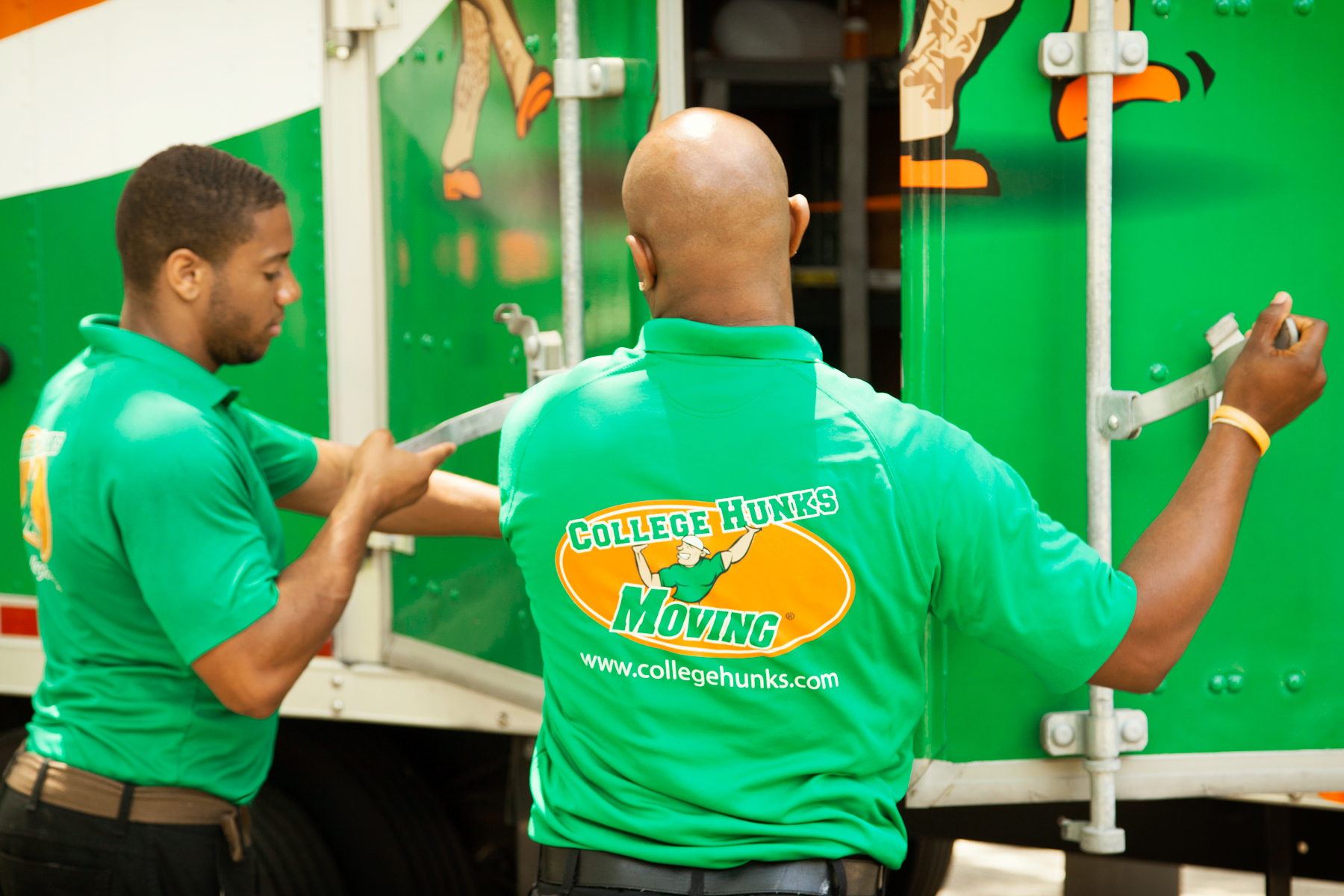 College HUNKS Hauling Junk & Moving Expands Corporate Locations to Better Serve Franchise Owners