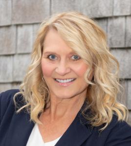 GIna Guddat is a Licensed Psychotherapist and Couples Counselor who creates resources for couples to do online like the Relationship Roadmap Series.