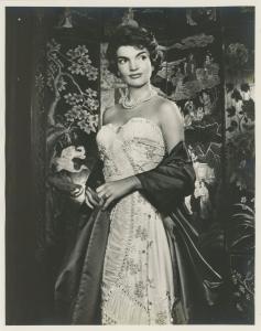 Jacqueline Kennedy period 8-inch-by-10-inch silver gelatin photograph by Yousuf Karsh, depicting the First Lady in an elegant formal portrait. Estimate: $250-$350