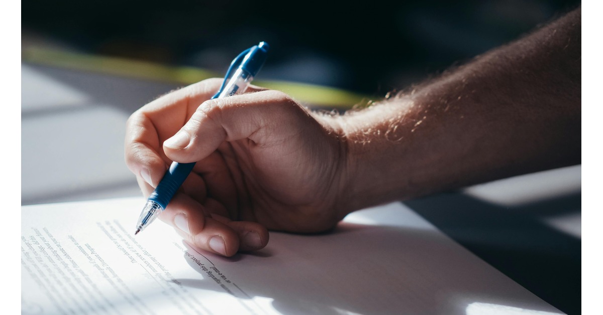 Employer Advocates Group publica guía sobre cumplimiento laboral en California