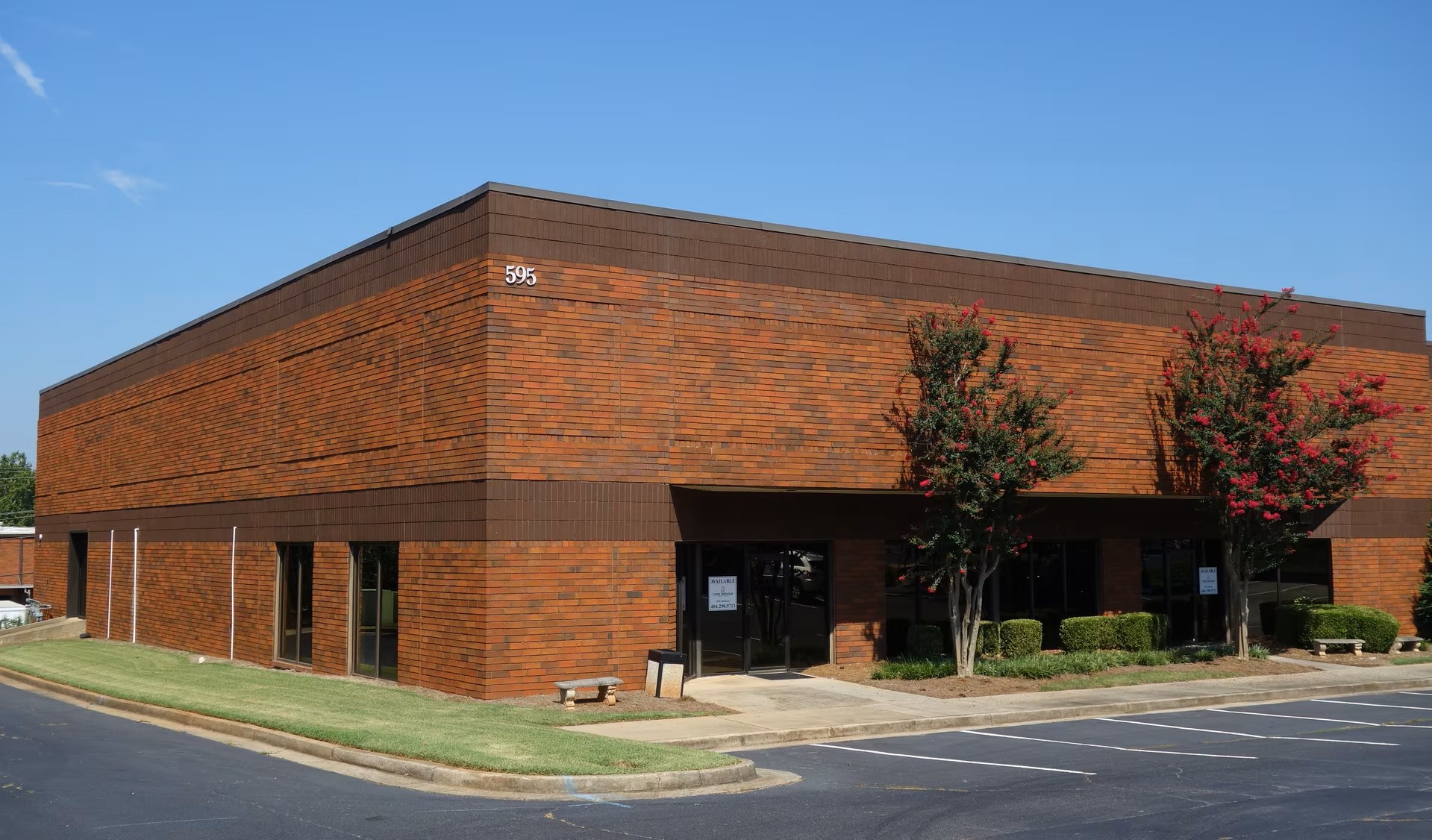 Avistone Acquires Pike Center, a Multi-Tenant Shallow-Bay Industrial Park in Atlanta’s I-85 North Corridor