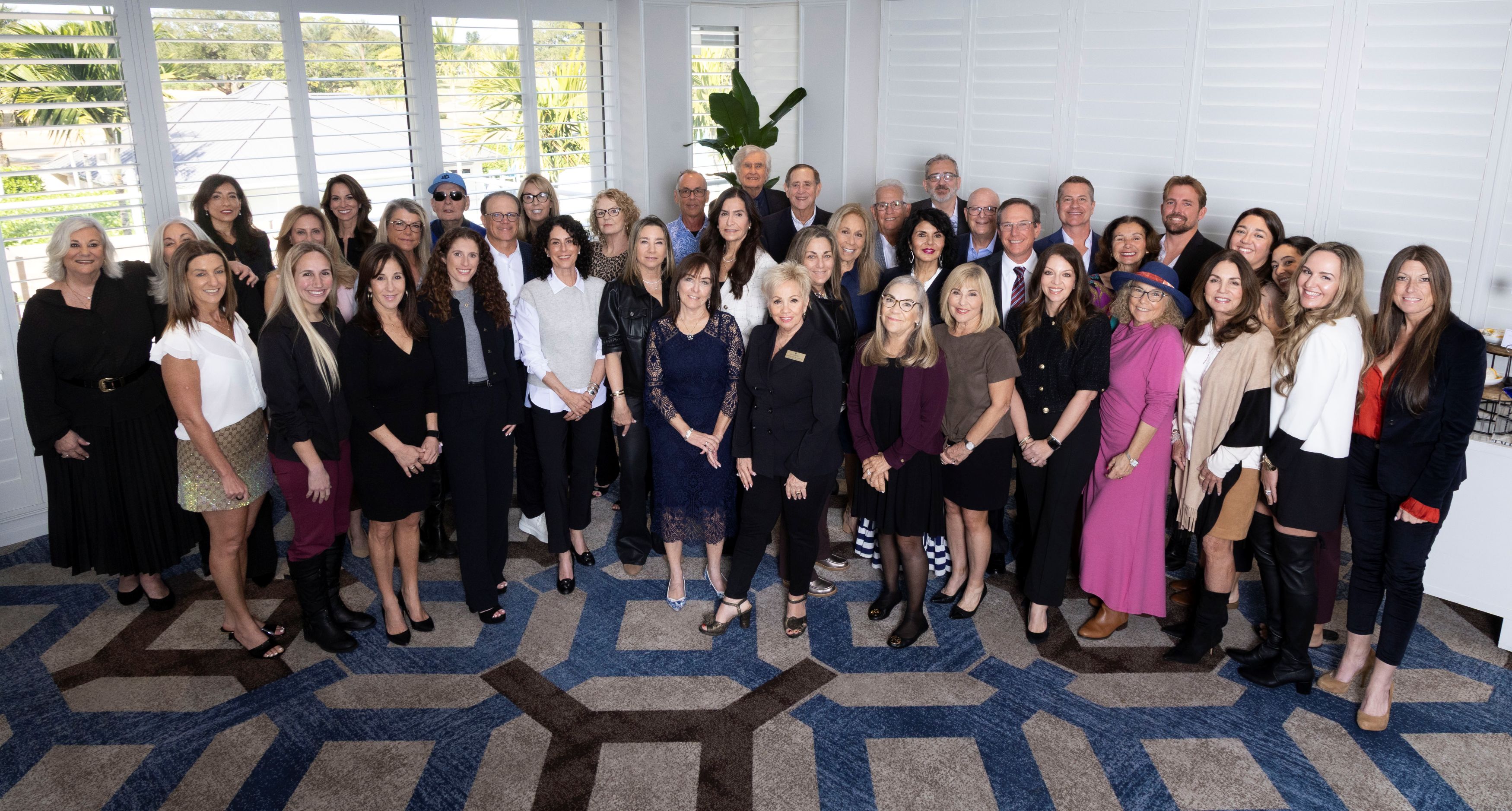 LANG REALTY HONORS 2025 TOP PRODUCER AWARD RECIPIENTS