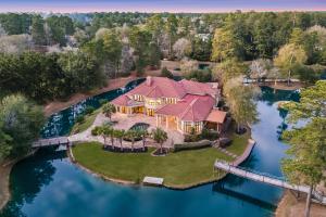 9011 Breckenridge Drive, Near Houston, Texas