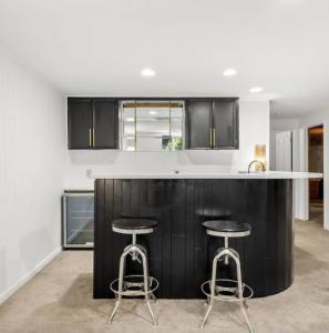 Denver’s Best Painters Marks 28 Years of Serving Denver Homes and Neighborhoods 18 Interior Painting in Denver, CO