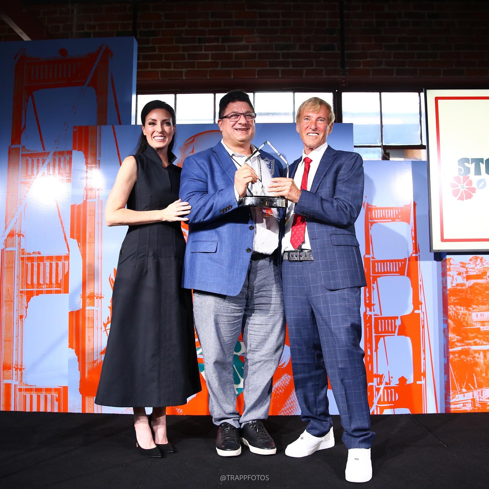 Stephen Shaya, M.D. Honored with the Leigh Steinberg DeNicola Humanitarian Award at the 39th Annual Super Bowl Event