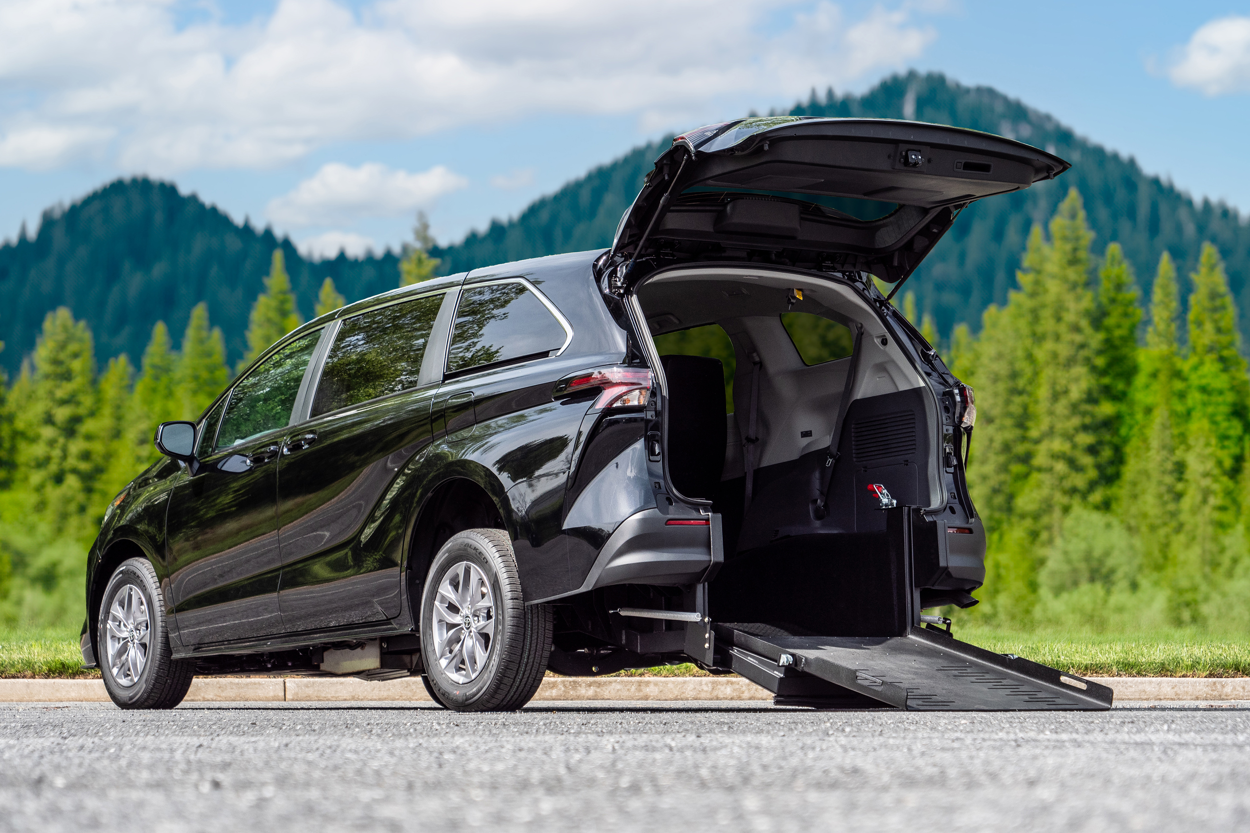 FR Conversions Earns NMEDA MQAP Certification, Announces New Dealer Programs