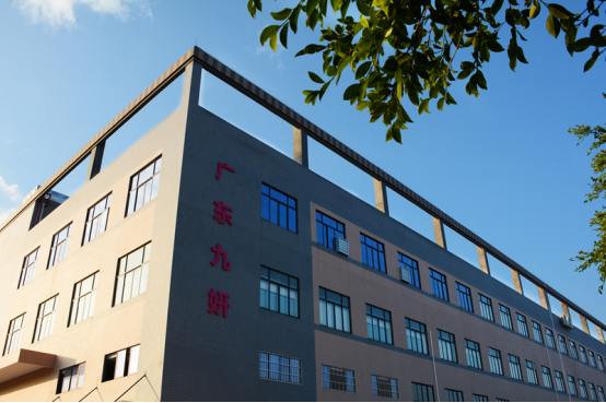 Leading Anti-Aging Cream OEM Factory Debuts New Formulas at CosmoBéauté Philippines