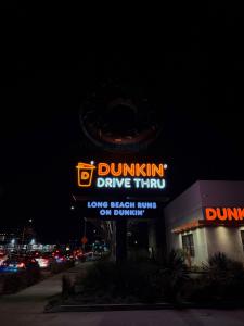 dunkin donuts sign 2