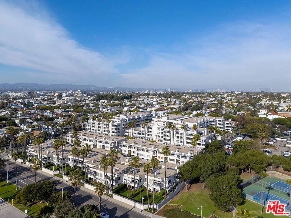 Ray Lyon Named Top Luxury Realtor in Santa Monica; Expands Elite Listing Services Westside