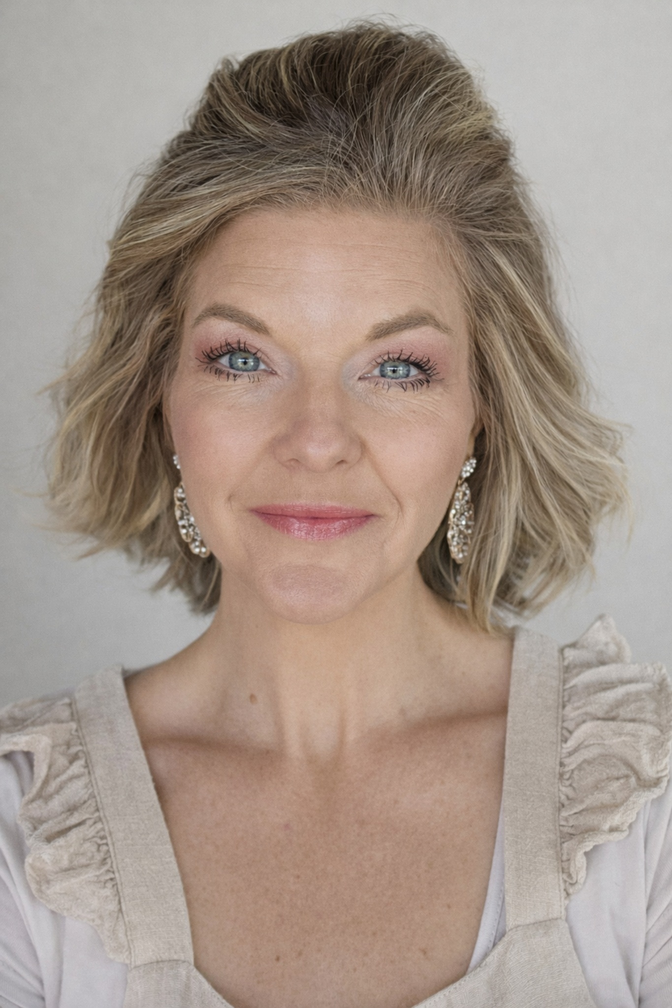 Mandy DeTienne Challenges Hidden Burnout Patterns in EmpowerHer Volume 2: The Powerhouse Edition