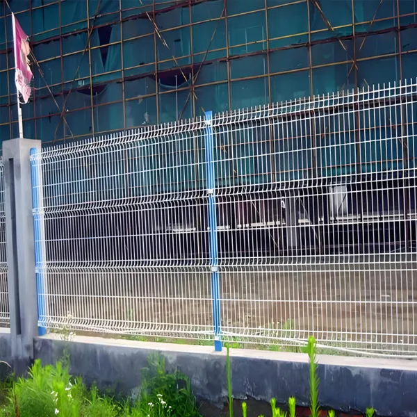 Enhancing Perimeter Protection with Yisizhe Wave-Style Euro Fence