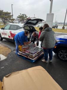 Hollywood Feed Columbus Team Surpasses Donation Goal to Support Columbus Humane Pet Food Pantry 18 HF_Columbus Donations 4