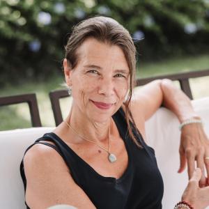 Dr. Sylvia Rohde-Liebenau, author of Who’s in Charge? and creator of SMART© Power, emphasises that leadership success needs a clear understanding of how power functions in practice - distinguishing power from mere force Dr-Sylvia_Liebenau_new_April