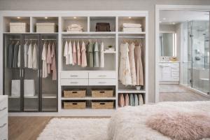 24832102 white closets