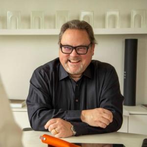 Headshot of Julian Lighton