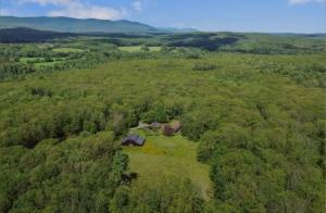 The Ranch at Mt. Laurel, Kerhonkson, NY — A Modern Hudson Valley Retreat with Timeless Charm