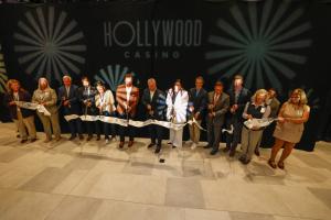 Hollywood Casino ribbon cutitng