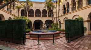 Artificial Hedges installation in Balboa San Diego