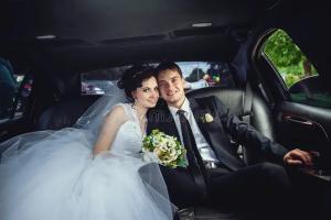 AA Limoww is a luxury car service provider that operates in New York City Luxury Limousine Services Now Covering All NYC Areas