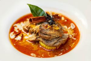 Where Fire Meets Ocean: A Thai Culinary Awakening at Machchafushi Island 14 24860393 massaman