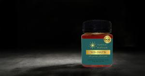 Australian Wildflower's Bestselling Dwutta Honey Arrives at Jones the Grocer in Abu Dhabi and Dubai 13 Australian Wildflower Dwutta (Blackbutt) TA35+ (250g) jar on dark surface